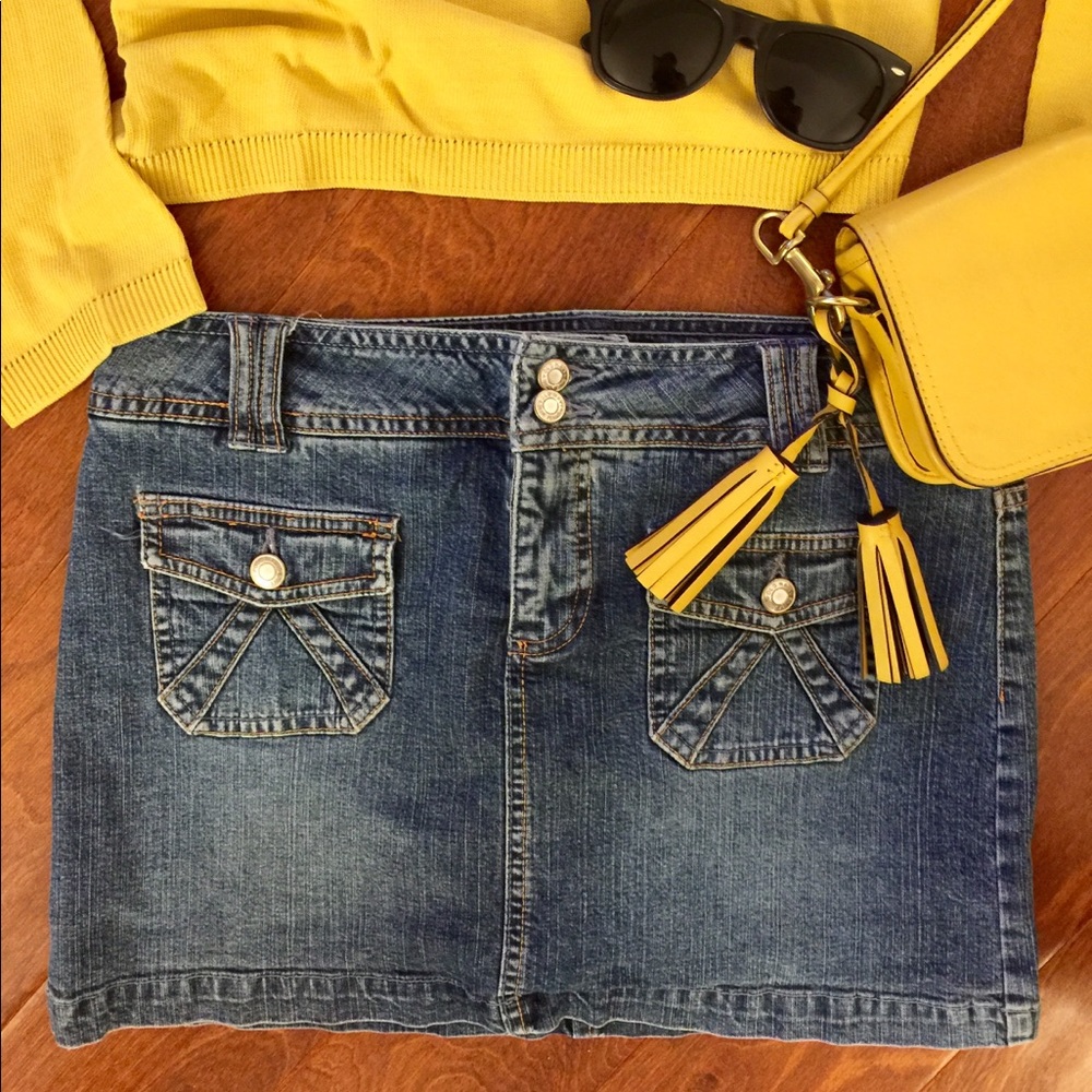 Old Navy • Ultra Low Waist Mini Skort